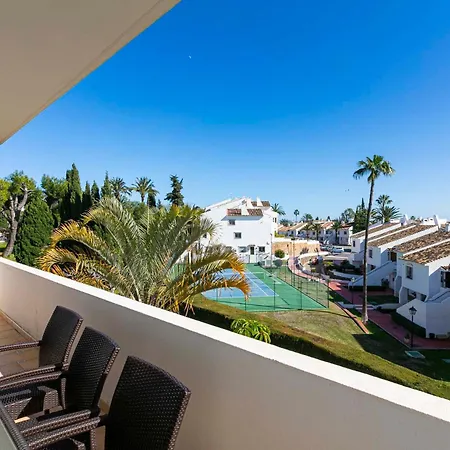 Marbella Home Rentals - Puerto Banus, Spacious 3Br Apartment Μαρμπέλλα