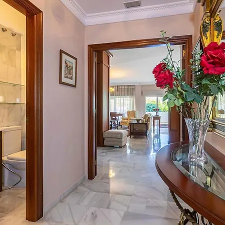 Marbella Home Rentals - Puerto Banus, Spacious 3Br Apartment Lejlighed
