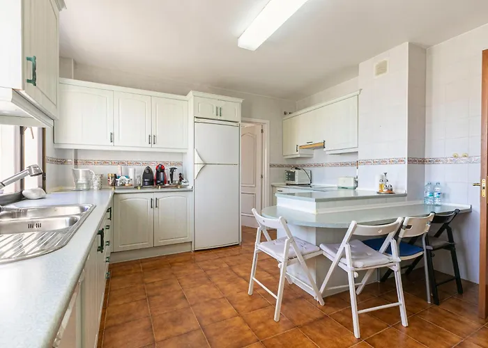 Апартаменты - Puerto Banus, Spacious 3br *