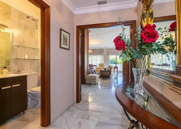 - Puerto Banus, Spacious 3br Apartamento