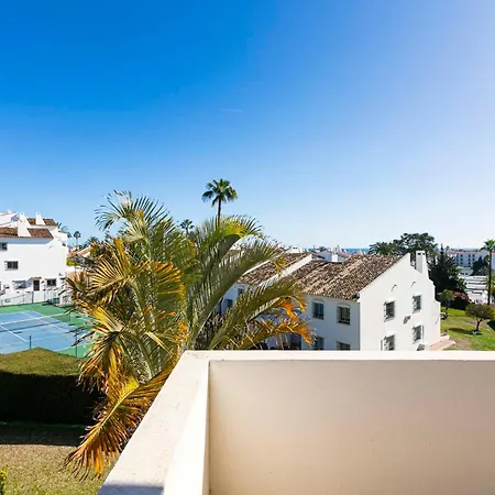 Marbella Home Rentals - Puerto Banus, Spacious 3Br Apartment
